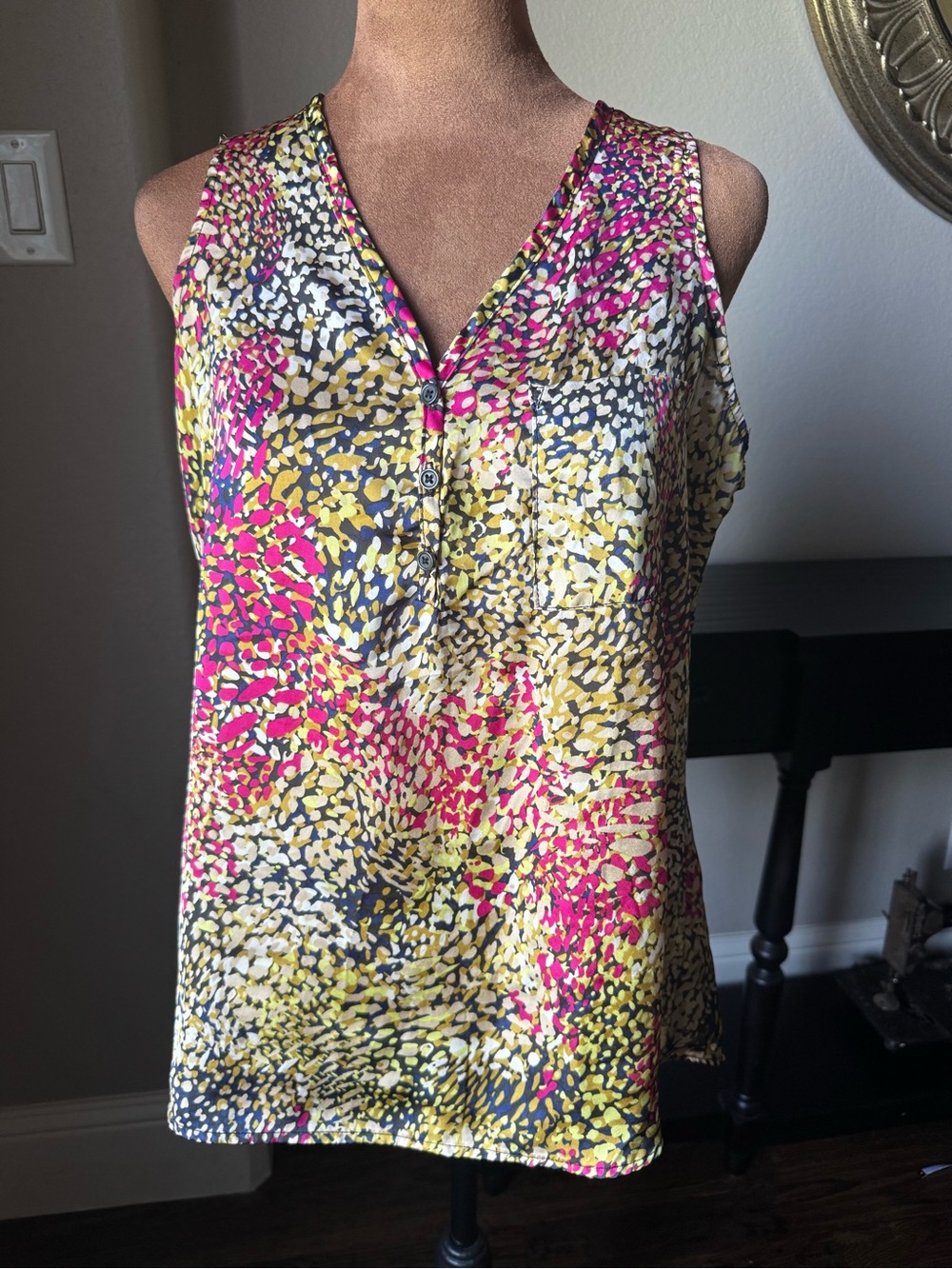 Hale Bob Sleeveless Abstract Print Henley Blouse Tank Top Multicolor M